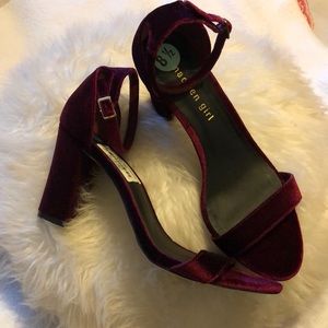 BURGUNDY STRAP HEEL
